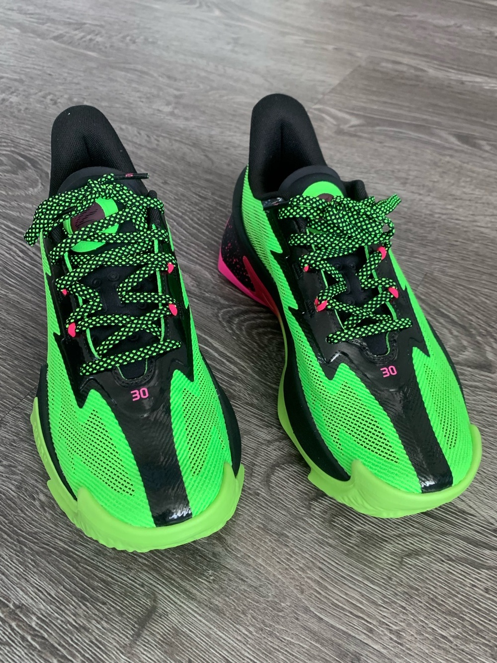 Under armor curry series 7 aurora Neon Green Athletic Sneakers